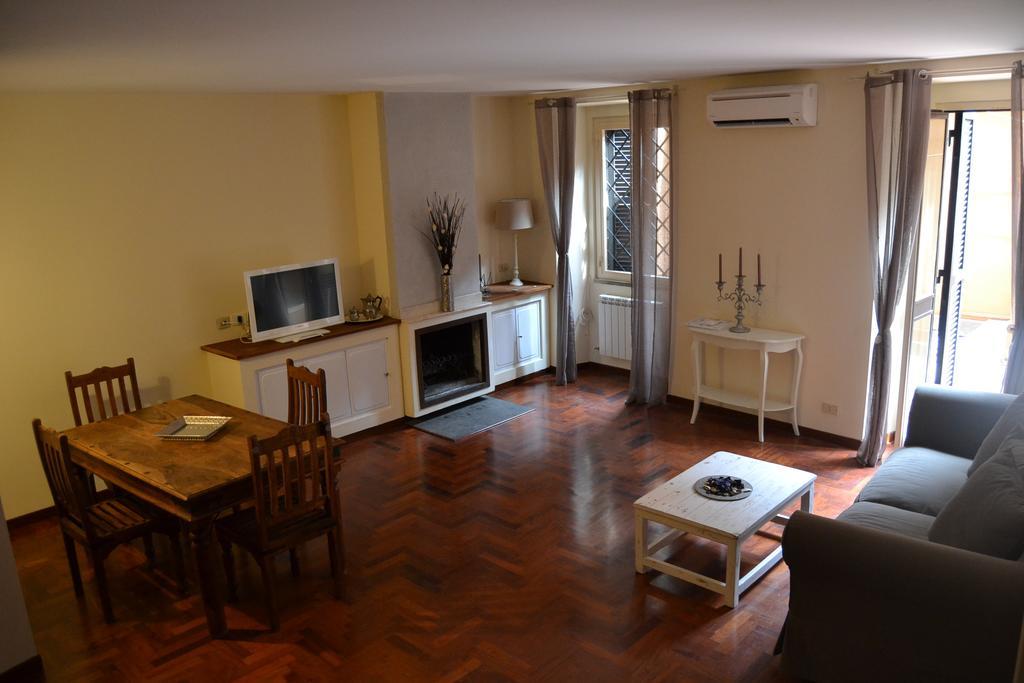 Palazzo Velli Suites Rome Ruang foto